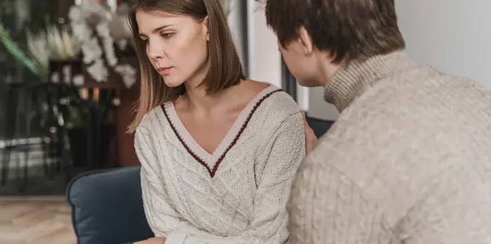 10 Signs of Losing Yourself in a Relationship