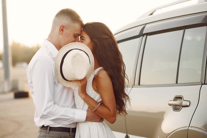 Elite Singles Dating in Glossop, England