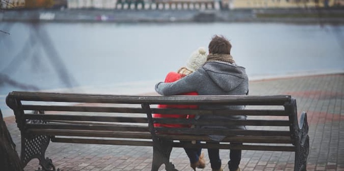 Why Am I Still Single? 7 Reasons & How to Find Love
